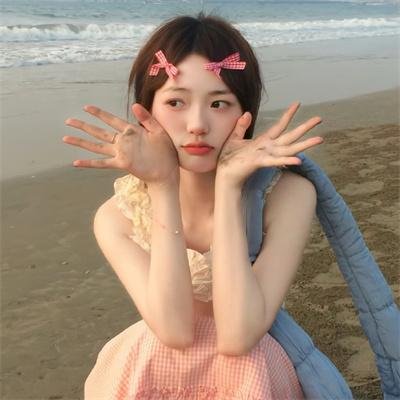 沙滩上的夏娃
